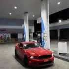 موستنق