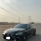 للبيع لكزس es350 لون اسود 2024