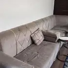 كنب مرتفع لون رمادي