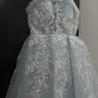 السلام عندي ذا الفستان لبسه وحده اربع ساعات فقط