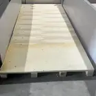 طبليات خشب نظيفه