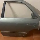 باب نظيف خالي من المعجون ويوجد قطعه صغيره تذكر لا الصامل