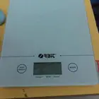 ميزان زجاجي إلكتروني