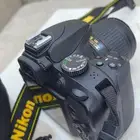 كاميراNikon للبيع استخدام خفيف D3400
