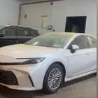 كامري 2025 LE بنزين جديده للبيع صادره لوحاتها