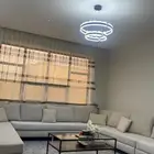 كنب نظيف الإسفنج قوي الخشب ممتاز