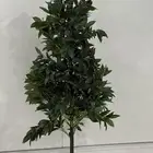 شجرة صناعي شبه جديد استخدام بسيط