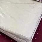 مراتب سرير نظيف مترين