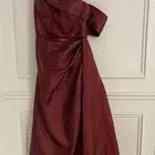 فستان المصمم فؤاد سركيس