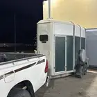 عربه نقل خيل جاهز لنقل