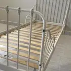 سرير من ايكيا