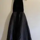 فستان للبيع نظيف