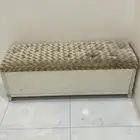 كنبه الي تجي قدام السرير نضيفه