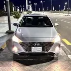 اكسنت 2021 لون فضي