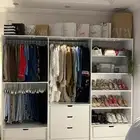 للبيع دولاب ملابس نظيف جدا