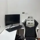 السلام عليكم اعرض لكم بي سي بكامل اغراضه