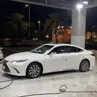 لكزس es300h 2020