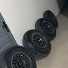 جنوط وكفرات بالون استخدام شهر بس مركبهن جدد