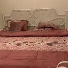 غرفة نوم بدون دولاب