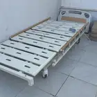 سرير طبي كهربائي مع جميع ملحقاته