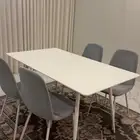 طاولة طعام