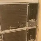 ثلاث مكيفات شباك