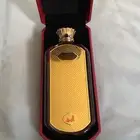 عطر يتكون من الفانيليا والعود الكمبودي بقاعدة من الباتشوللي