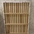 طاوله رسم خشب وقاعدة سرير اطفال