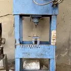 مكاين ومعدات