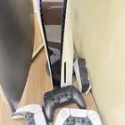 سوني 5 PS5 مع قاعدة شحن اليدين و 2 اضافيه