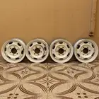 طقم جنوط ددسن لونها ابيض وكاله بدون رش