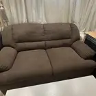 كنب بني شخصين