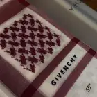 شماغ جيفنشي أصلي غير مستعمل