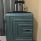 حقيبة سفر وسط