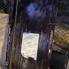 للبيع باب حديد نظيف مستعمل