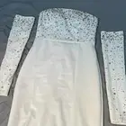 فستان ابيض مقاس s لبسه مرا وحده فقط واحتاج ابيعه