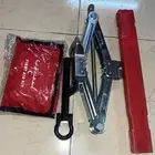 عفريته مع مثلث وسعافات