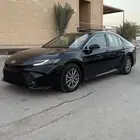 كامري اسود ستاندر هايبرد 2025