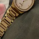 ساعة ( cardial ) نسائية .