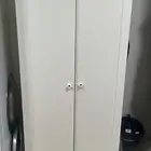 سرير أطفال ودولاب أطفال