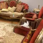 كتب نظاف معه 3 طاولات كبيره وفرشه وطاولات خدمه