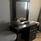 للبيع سرير وطالوله ودولاب كبير