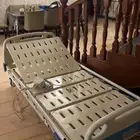 سرير كهربائي طبي