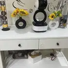 طاوله وماكينه كبسولات قهوه