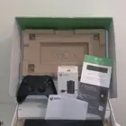 اكس بوكس سيريس اس ( واحد تيرا ) بجميع ملحقاته نظيف جدا