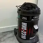 مكنسة كهربائية جيدة مستعملة