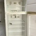 ثلاجه على الشرط نضيفه