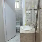 شقه للأيجار جديدة 4 غرف وشقه غرفتين وصالة