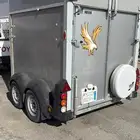 عربة نقل خيول