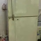 مكيفات و ثلاجة و ثلاث قطع مطبع